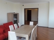 İcarəyə verilir 3 otaqlı 150 m2 yeni tikili Xətai r.