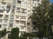 Satılır 2 otaqlı 65 m2 köhnə tikili İnşaatçılar m.