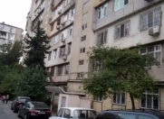 Satılır 2 otaqlı 51 m2 köhnə tikili İnşaatçılar m.