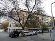 Satılır 2 otaqlı 50 m2 köhnə tikili Elmlər Akademiyası m.
