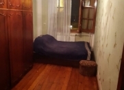 Satılır 2 otaqlı 48 m2 köhnə tikili Moskva univermağı