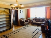 İcarəyə verilir 4 otaqlı 110 m2 köhnə tikili Gənclik m.