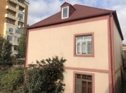 Satılır 9 otaqlı 5 m2 həyət evi Bakıxanov