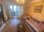 Satılır 2 otaqlı 70 m2 köhnə tikili 8 mkr