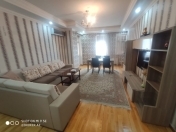 İcarəyə verilir 4 otaqlı 140 m2 yeni tikili AMAY