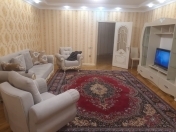 İcarəyə verilir 3 otaqlı 132 m2 yeni tikili Yasamal r.