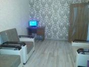 İcarəyə verilir 1 otaqlı 50 m2 köhnə tikili İnşaatçılar m.