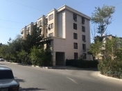 Satılır 3 otaqlı 70 m2 köhnə tikili Yasamal r.