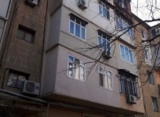 Satılır 3 otaqlı 75 m2 köhnə tikili İnşaatçılar m.