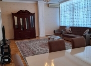 İcarəyə verilir 3 otaqlı 135 m2 yeni tikili Gənclik m.