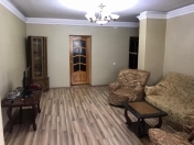 İcarəyə verilir 3 otaqlı 90 m2 köhnə tikili Elmlər Akademiyası m.