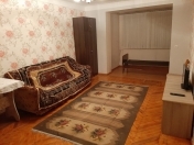 İcarəyə verilir 1 otaqlı 40 m2 köhnə tikili Alatava 1