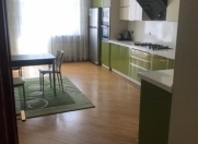 İcarəyə verilir 4 otaqlı 200 m2 yeni tikili Şah İsmayıl Xətai m.