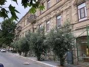 İcarəyə verilir 3 otaqlı 120 m2 köhnə tikili Səbail r.