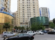 Satılır 7 otaqlı 350 m2 yeni tikili 28 May m.