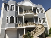 Satılır 7 otaqlı 660 m2 villa 8 mkr