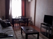 İcarəyə verilir 2 otaqlı 90 m2 yeni tikili Nizami m.