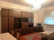 Satılır 3 otaqlı 83 m2 köhnə tikili Yasamal r.