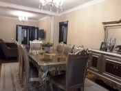 Satılır 4 otaqlı 125 m2 köhnə tikili Ayna Sultanova heykəli