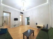 İcarəyə verilir 2 otaqlı 60 m2 köhnə tikili Sahil m.