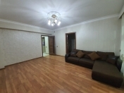 İcarəyə verilir 3 otaqlı 80 m2 köhnə tikili 28 May m.