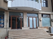 İcarəyə verilir 4 otaqlı 350 m2 obyekt Şah İsmayıl Xətai m.