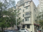 Satılır 2 otaqlı 56 m2 köhnə tikili Elmlər Akademiyası m.