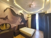 İcarəyə verilir 4 otaqlı 150 m2 köhnə tikili Səbail r.