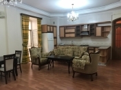Satılır 2 otaqlı 85 m2 köhnə tikili Xarici İşlər Nazirliyi