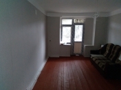 Satılır 1 otaqlı 23 m2 köhnə tikili Qara Qarayev m.