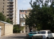 Satılır 2 otaqlı 40 m2 köhnə tikili Yasamal r.