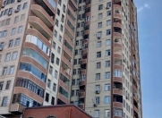 Satılır 5 otaqlı 411 m2 obyekt Memar Əcəmi m.
