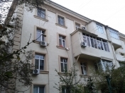 İcarəyə verilir 1 otaqlı 35 m2 köhnə tikili Elmlər Akademiyası m.