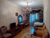 Satılır 2 otaqlı 70 m2 köhnə tikili 8 km