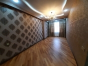 Satılır 2 otaqlı 42 m2 yeni tikili Xalqlar Dostluğu m.