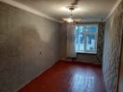 Satılır 2 otaqlı 56 m2 köhnə tikili Qara Qarayev m.