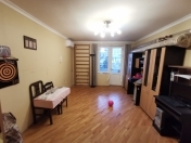 Satılır 3 otaqlı 90 m2 köhnə tikili İnşaatçılar m.