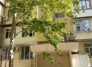 Satılır 2 otaqlı 41 m2 köhnə tikili Azərbaycan Dillər Universiteti