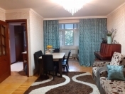 Satılır 2 otaqlı 70 m2 köhnə tikili Elmlər Akademiyası m.