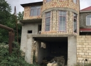 Satılır 7 otaqlı 250 m2 həyət evi Quba