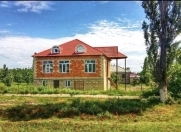 Satılır 3 otaqlı 110 m2 həyət evi Quba