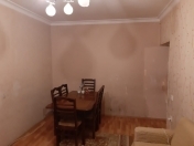 Satılır 2 otaqlı 50 m2 köhnə tikili Yasamal r.