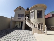 Satılır 4 otaqlı 130 m2 həyət evi Bakı Slavyan Universiteti