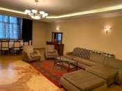 İcarəyə verilir 3 otaqlı 150 m2 yeni tikili Yasamal r.