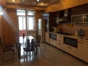 İcarəyə verilir 3 otaqlı 170 m2 yeni tikili Nəsimi r.