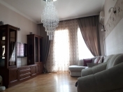 İcarəyə verilir 3 otaqlı 90 m2 yeni tikili Gənclik m.