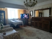 Satılır 3 otaqlı 104 m2 köhnə tikili Nizami m.