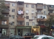 Satılır 2 otaqlı 45 m2 köhnə tikili Gənclik m.