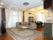 İcarəyə verilir 4 otaqlı 230 m2 yeni tikili Sahil bağı