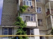 Satılır 2 otaqlı 44 m2 köhnə tikili Yasamal r.